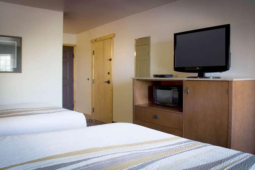 Best Western Plus Riverfront And 3*